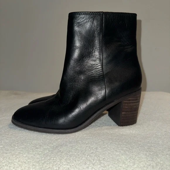 Lucky Brand Black Leather Ankle Boots with Chunky Heel - Picture 1 of 5